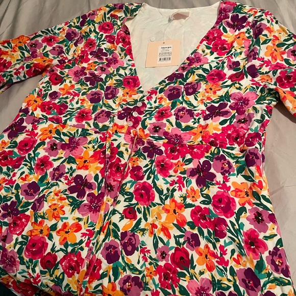 NWT Showpo. Lilliana Dress in packed floral - Picture 3 of 3
